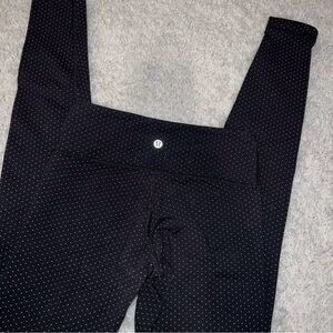 Lululemon Size 6 Black with Polka Dots Leggings
